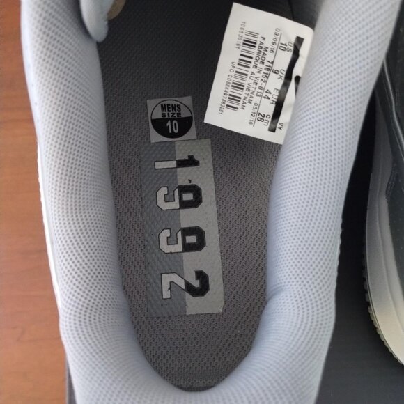 Nike - Air Force 1 Low ‘07 LV8 - Metallic Silver - Size 10 - Picture 7 of 12